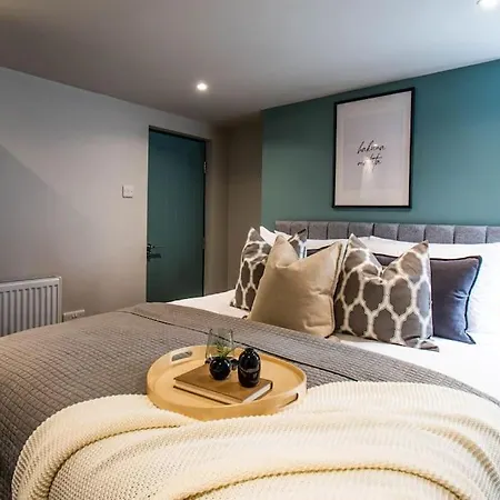 Cobden House - 5 Bed, 5 En-suite